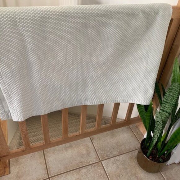 72 x 72 palest grey-green heavy cotton matelassé pattern shower curtain - Picture 4 of 5